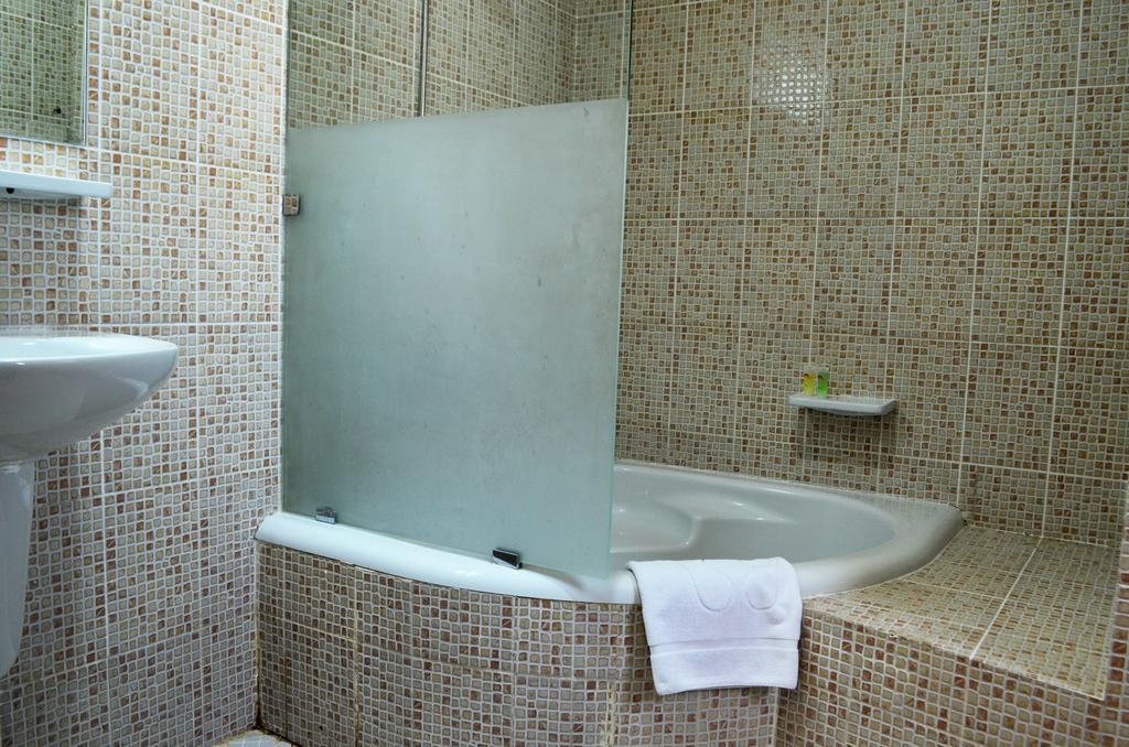 President Suites Apartments Al Manamah Esterno foto