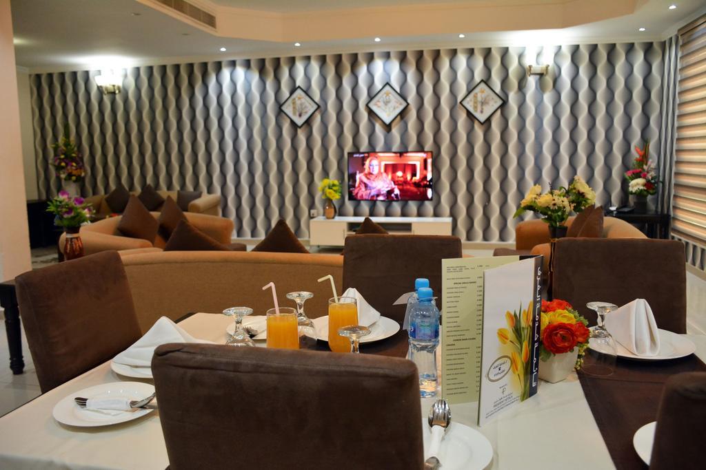 President Suites Apartments Al Manamah Esterno foto