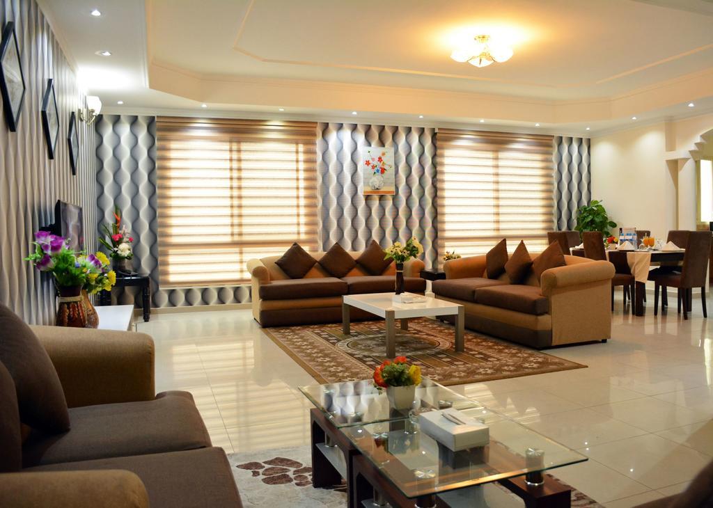 President Suites Apartments Al Manamah Esterno foto