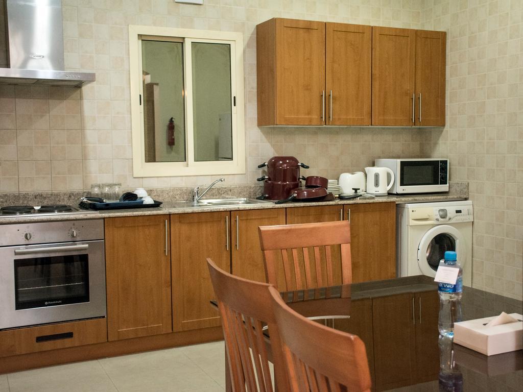 President Suites Apartments Al Manamah Esterno foto