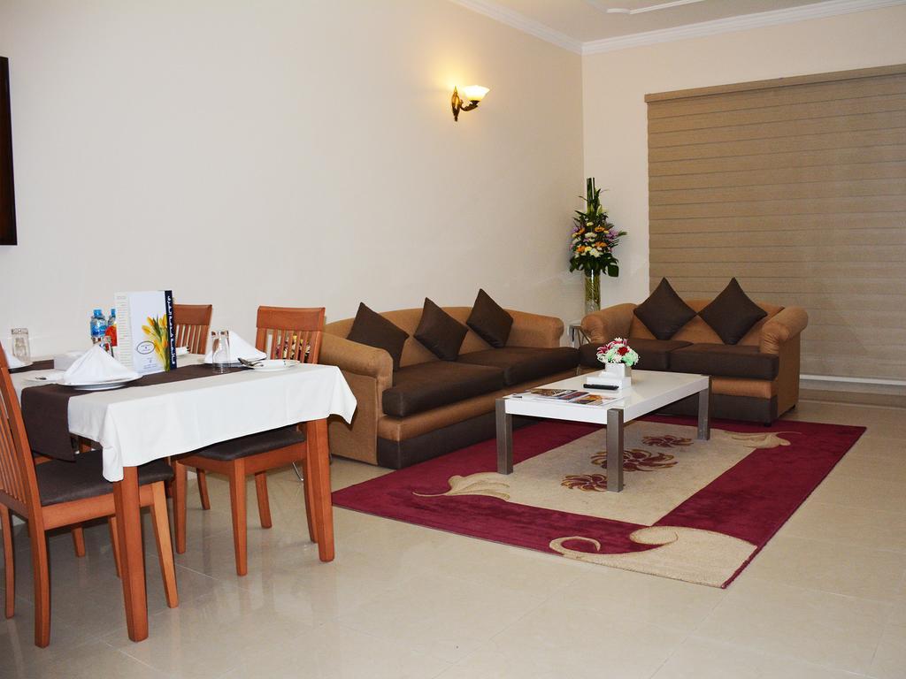 President Suites Apartments Al Manamah Esterno foto